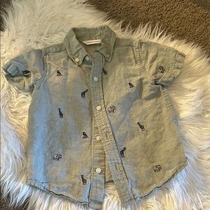 Light Sage Short-Sleeve Button-Down Shirt with Animal Embroidery